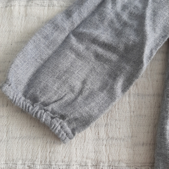 Country Road Grey Embroidered Blouse size 18-24 months - Picture 6 of 8